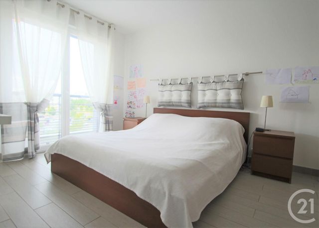 Afficher la photo en grand Appartement F4 à vendre - 4 pièces - 96.11 m2 - TRAPPES - 78 - ILE-DE-FRANCE - Century 21 Asf Immo