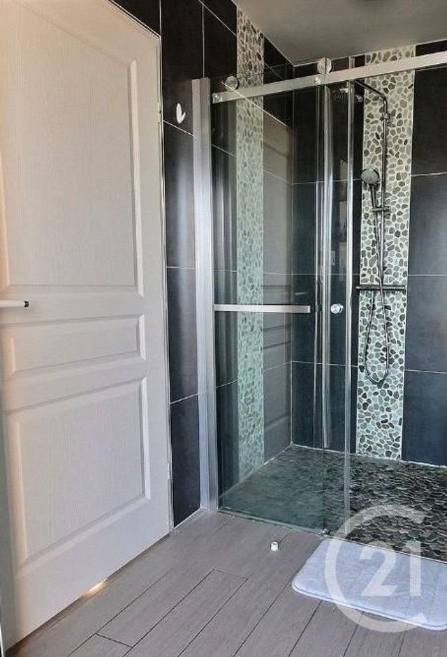 Afficher la photo en grand Appartement F4 à vendre - 4 pièces - 96.11 m2 - TRAPPES - 78 - ILE-DE-FRANCE - Century 21 Asf Immo