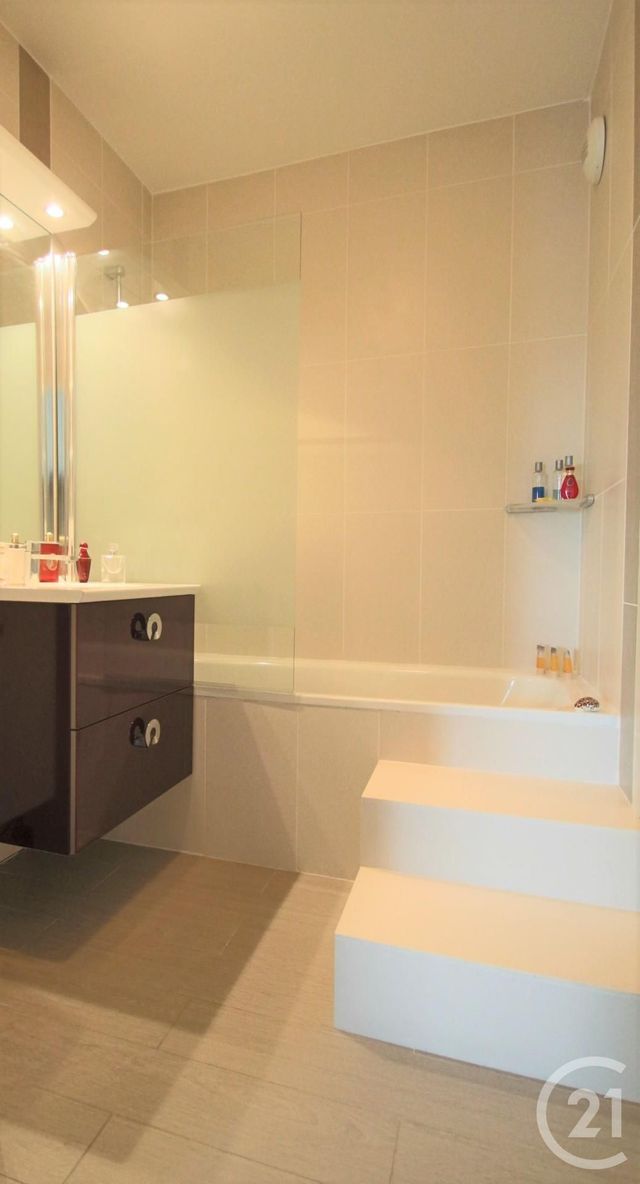 Afficher la photo en grand Appartement F4 à vendre - 4 pièces - 96.11 m2 - TRAPPES - 78 - ILE-DE-FRANCE - Century 21 Asf Immo