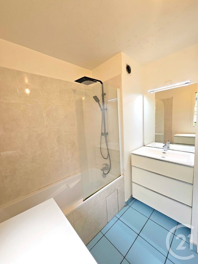 Appartement F3 à vendre - 3 pièces - 68.0 m2 - TRAPPES - 78 - ILE-DE-FRANCE - Century 21 Asf Immo