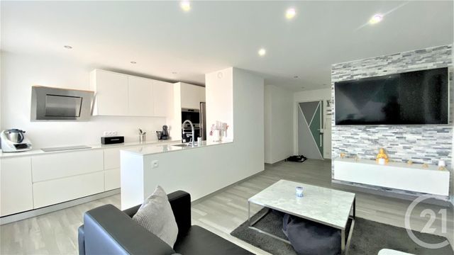 Appartement F3 à vendre - 4 pièces - 79.34 m2 - TRAPPES - 78 - ILE-DE-FRANCE - Century 21 Asf Immo