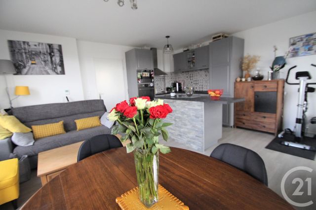 Afficher la photo en grand Appartement F3 à vendre - 3 pièces - 60.0 m2 - TRAPPES - 78 - ILE-DE-FRANCE - Century 21 Asf Immo
