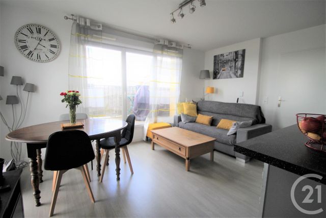 Afficher la photo en grand Appartement F3 à vendre - 3 pièces - 60.0 m2 - TRAPPES - 78 - ILE-DE-FRANCE - Century 21 Asf Immo