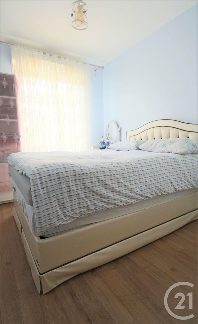 Afficher la photo en grand Appartement F4 à vendre - 4 pièces - 77.82 m2 - TRAPPES - 78 - ILE-DE-FRANCE - Century 21 Asf Immo