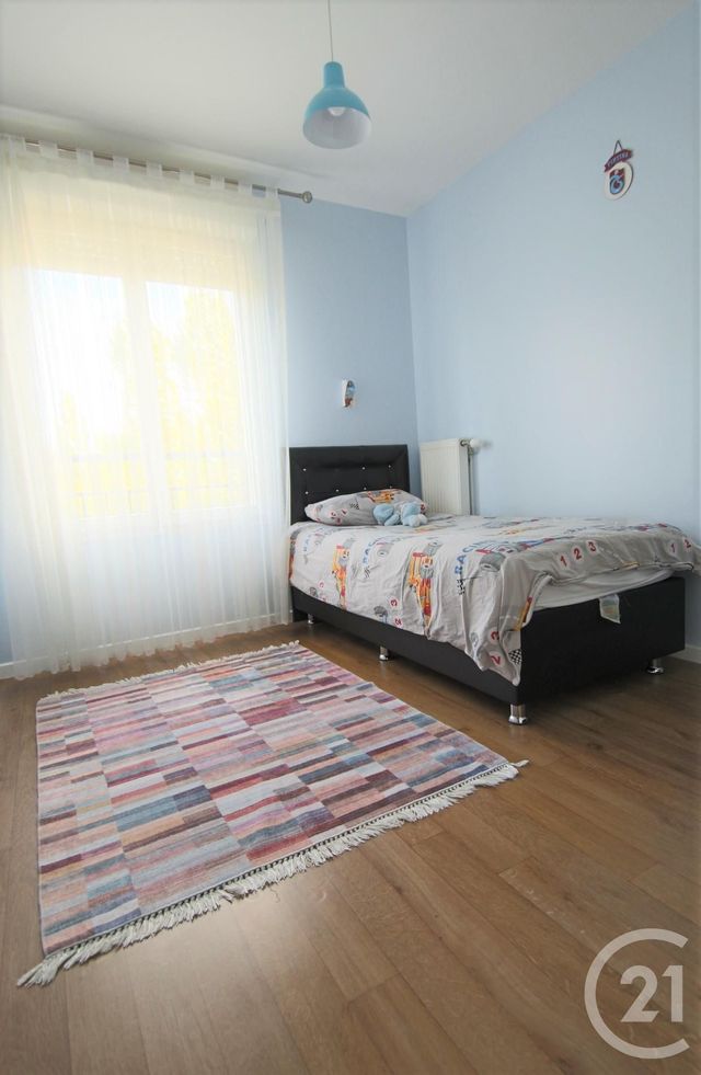Afficher la photo en grand Appartement F4 à vendre - 4 pièces - 77.82 m2 - TRAPPES - 78 - ILE-DE-FRANCE - Century 21 Asf Immo