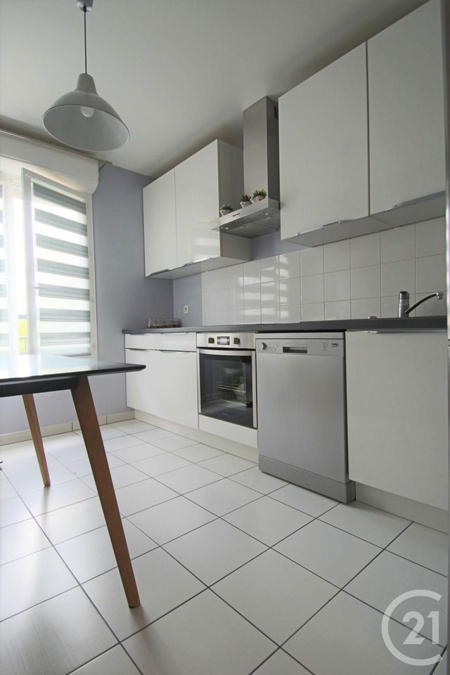 Afficher la photo en grand Appartement F4 à vendre - 4 pièces - 77.82 m2 - TRAPPES - 78 - ILE-DE-FRANCE - Century 21 Asf Immo