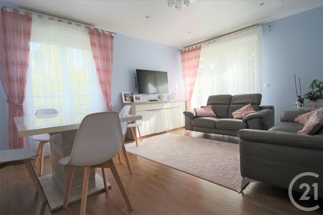 Afficher la photo en grand Appartement F4 à vendre - 4 pièces - 77.82 m2 - TRAPPES - 78 - ILE-DE-FRANCE - Century 21 Asf Immo
