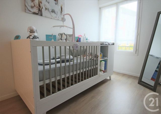 Afficher la photo en grand Appartement F3 à vendre - 3 pièces - 60.0 m2 - TRAPPES - 78 - ILE-DE-FRANCE - Century 21 Asf Immo
