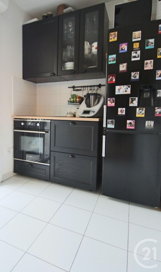 Afficher la photo en grand Appartement F3 à vendre - 3 pièces - 60.0 m2 - TRAPPES - 78 - ILE-DE-FRANCE - Century 21 Asf Immo
