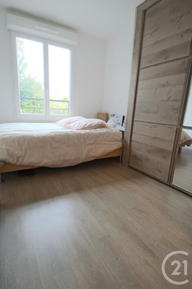 Afficher la photo en grand Appartement F3 à vendre - 3 pièces - 60.0 m2 - TRAPPES - 78 - ILE-DE-FRANCE - Century 21 Asf Immo