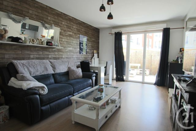 Afficher la photo en grand Appartement F3 à vendre - 3 pièces - 60.0 m2 - TRAPPES - 78 - ILE-DE-FRANCE - Century 21 Asf Immo
