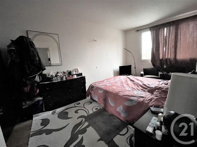 Afficher la photo en grand Appartement F5 à vendre - 5 pièces - 81.88 m2 - TRAPPES - 78 - ILE-DE-FRANCE - Century 21 Asf Immo