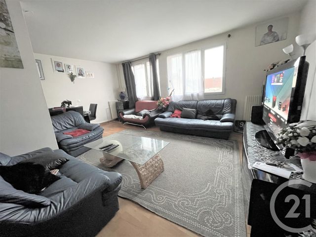 Afficher la photo en grand Appartement F5 à vendre - 5 pièces - 81.88 m2 - TRAPPES - 78 - ILE-DE-FRANCE - Century 21 Asf Immo