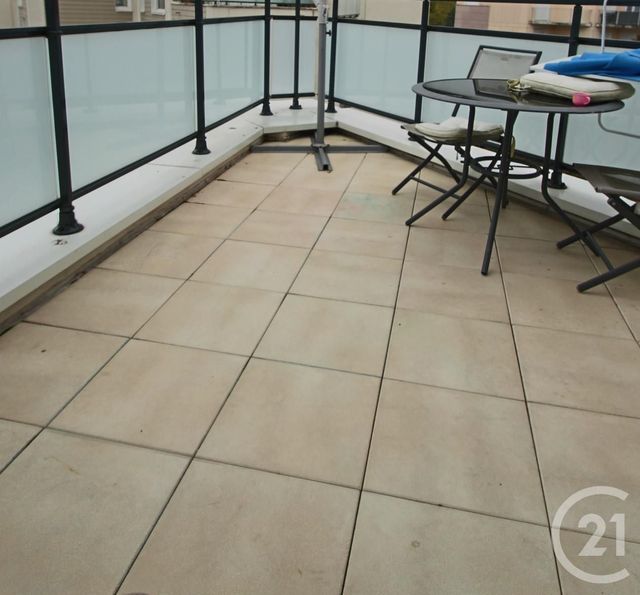 Afficher la photo en grand Appartement F3 à vendre - 3 pièces - 65.4 m2 - TRAPPES - 78 - ILE-DE-FRANCE - Century 21 Asf Immo