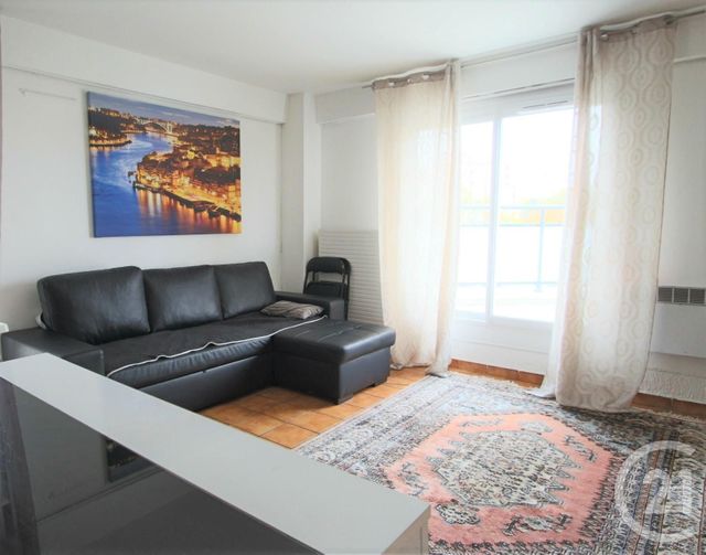 Afficher la photo en grand Appartement F3 à vendre - 3 pièces - 65.4 m2 - TRAPPES - 78 - ILE-DE-FRANCE - Century 21 Asf Immo