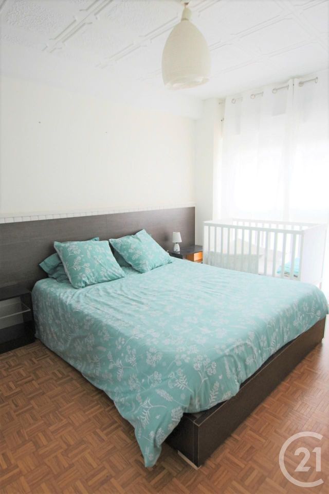 Afficher la photo en grand Appartement F3 à vendre - 3 pièces - 65.4 m2 - TRAPPES - 78 - ILE-DE-FRANCE - Century 21 Asf Immo