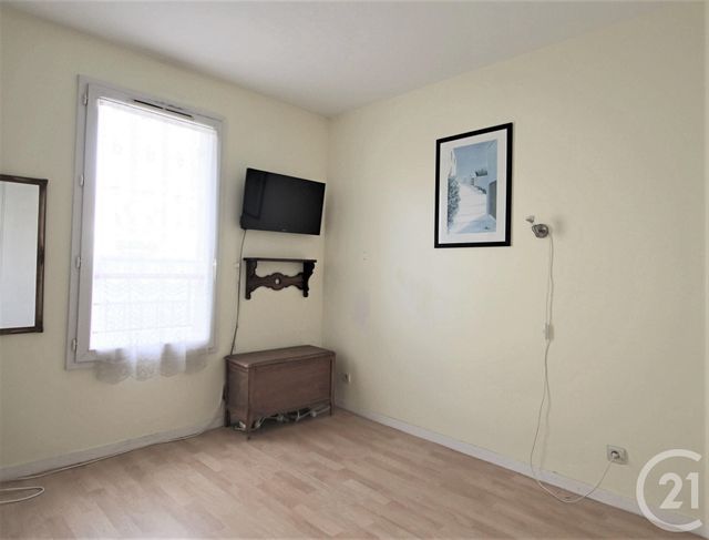 Afficher la photo en grand Appartement F4 à vendre - 4 pièces - 76.35 m2 - TRAPPES - 78 - ILE-DE-FRANCE - Century 21 Asf Immo