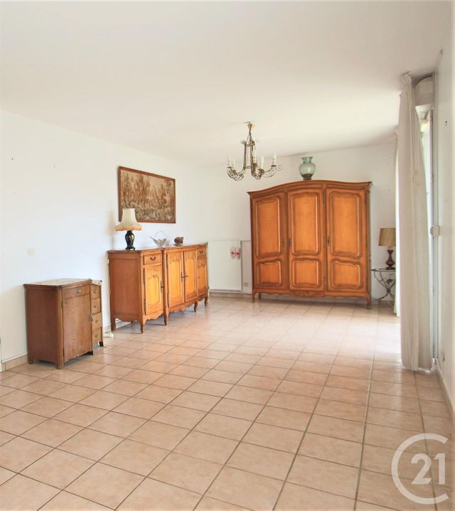 Afficher la photo en grand Appartement F4 à vendre - 4 pièces - 76.35 m2 - TRAPPES - 78 - ILE-DE-FRANCE - Century 21 Asf Immo