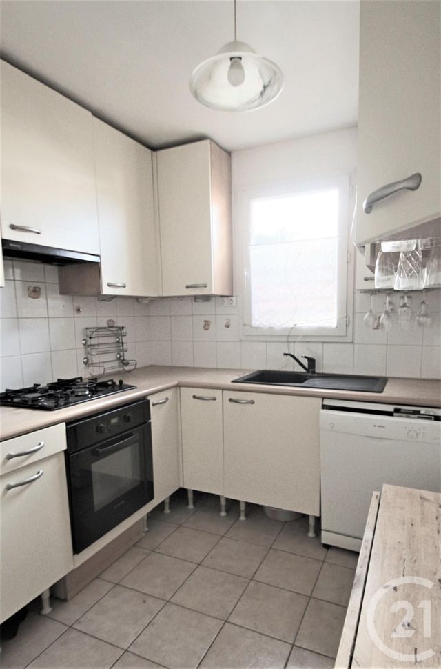 Afficher la photo en grand Appartement F4 à vendre - 4 pièces - 76.35 m2 - TRAPPES - 78 - ILE-DE-FRANCE - Century 21 Asf Immo