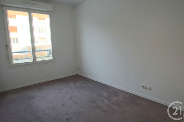 Afficher la photo en grand Appartement F4 à vendre - 4 pièces - 78.0 m2 - TRAPPES - 78 - ILE-DE-FRANCE - Century 21 Asf Immo