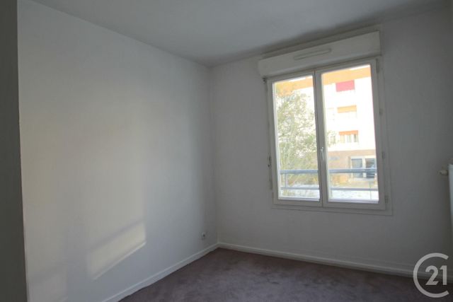 Afficher la photo en grand Appartement F4 à vendre - 4 pièces - 78.0 m2 - TRAPPES - 78 - ILE-DE-FRANCE - Century 21 Asf Immo