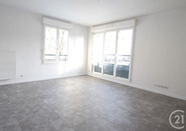 Afficher la photo en grand Appartement F4 à vendre - 4 pièces - 78.0 m2 - TRAPPES - 78 - ILE-DE-FRANCE - Century 21 Asf Immo