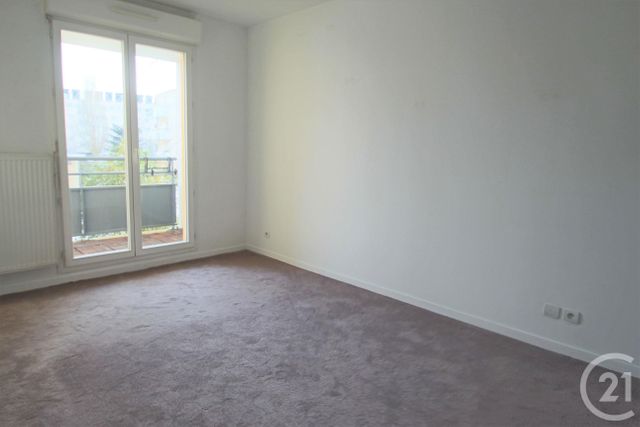 Afficher la photo en grand Appartement F4 à vendre - 4 pièces - 78.0 m2 - TRAPPES - 78 - ILE-DE-FRANCE - Century 21 Asf Immo