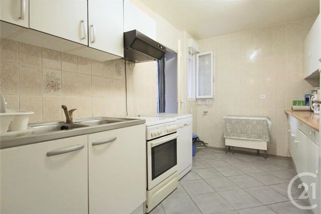 Afficher la photo en grand Appartement F4 à vendre - 4 pièces - 80.0 m2 - TRAPPES - 78 - ILE-DE-FRANCE - Century 21 Asf Immo