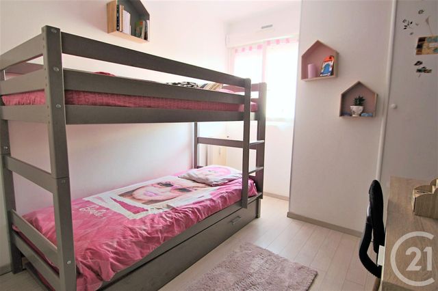 Afficher la photo en grand Appartement F4 à vendre - 4 pièces - 81.69 m2 - TRAPPES - 78 - ILE-DE-FRANCE - Century 21 Asf Immo