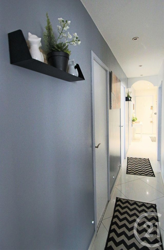 Afficher la photo en grand Appartement F4 à vendre - 4 pièces - 81.69 m2 - TRAPPES - 78 - ILE-DE-FRANCE - Century 21 Asf Immo