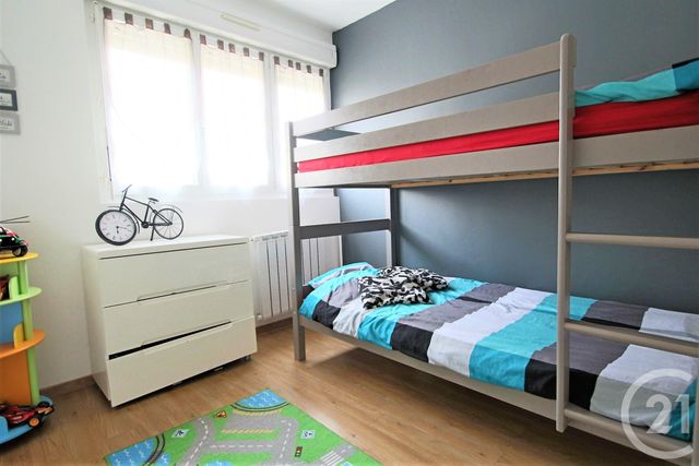 Afficher la photo en grand Appartement F4 à vendre - 4 pièces - 81.69 m2 - TRAPPES - 78 - ILE-DE-FRANCE - Century 21 Asf Immo