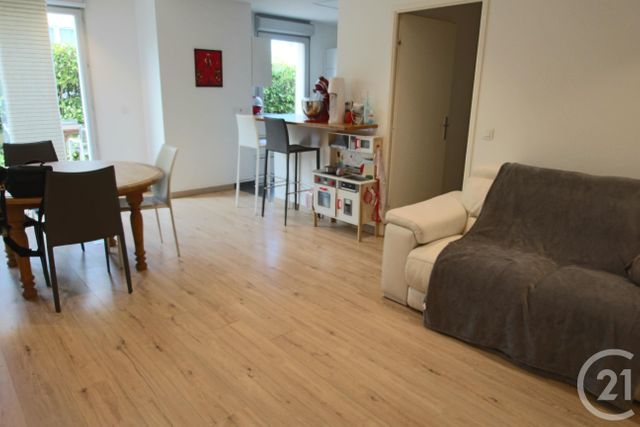 Afficher la photo en grand Appartement F4 à vendre - 4 pièces - 87.04 m2 - TRAPPES - 78 - ILE-DE-FRANCE - Century 21 Asf Immo