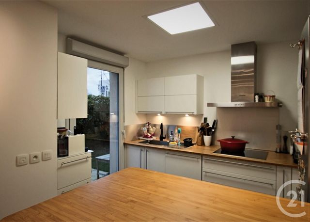 Afficher la photo en grand Appartement F4 à vendre - 4 pièces - 87.04 m2 - TRAPPES - 78 - ILE-DE-FRANCE - Century 21 Asf Immo