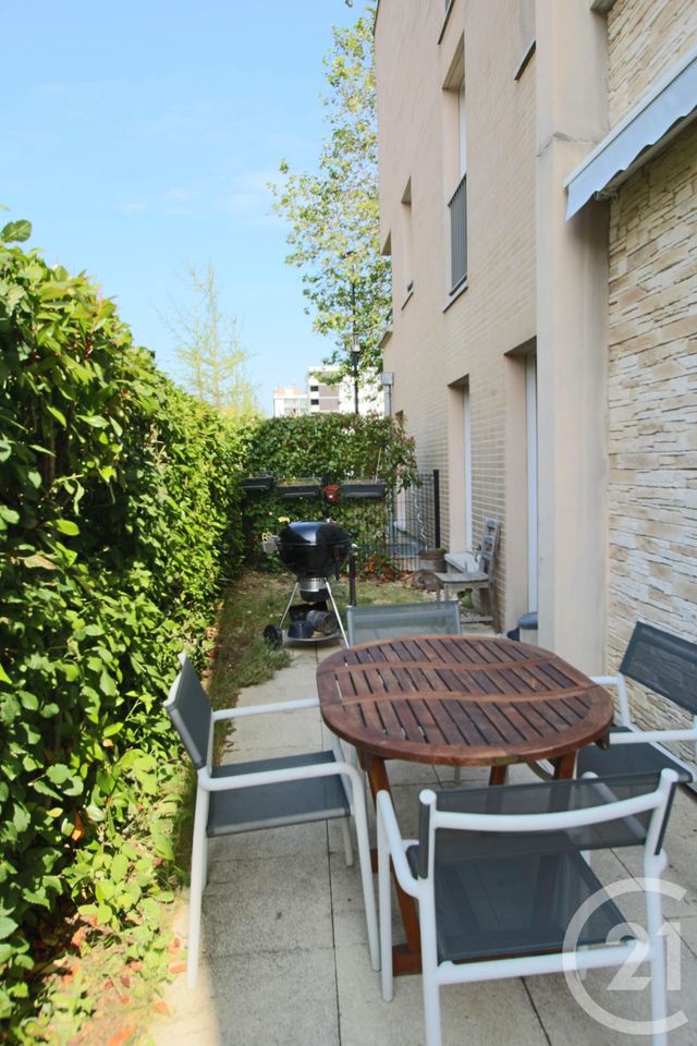 Afficher la photo en grand Appartement F4 à vendre - 4 pièces - 87.04 m2 - TRAPPES - 78 - ILE-DE-FRANCE - Century 21 Asf Immo