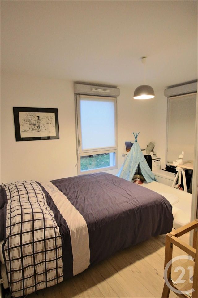 Afficher la photo en grand Appartement F4 à vendre - 4 pièces - 87.04 m2 - TRAPPES - 78 - ILE-DE-FRANCE - Century 21 Asf Immo