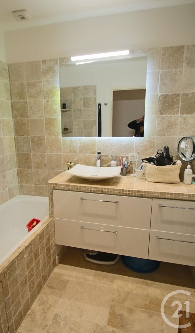 Afficher la photo en grand Appartement F4 à vendre - 4 pièces - 87.04 m2 - TRAPPES - 78 - ILE-DE-FRANCE - Century 21 Asf Immo