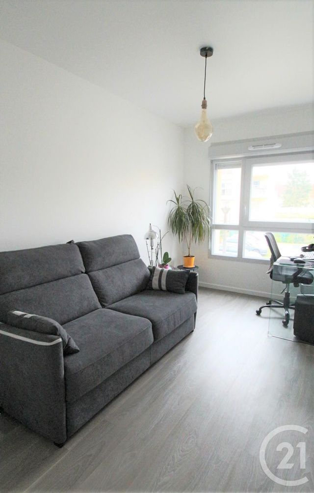 Afficher la photo en grand Appartement F3 à vendre - 3 pièces - 57.01 m2 - TRAPPES - 78 - ILE-DE-FRANCE - Century 21 Asf Immo