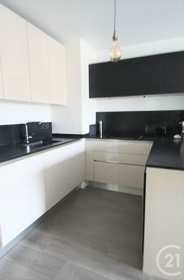 Afficher la photo en grand Appartement F3 à vendre - 3 pièces - 57.01 m2 - TRAPPES - 78 - ILE-DE-FRANCE - Century 21 Asf Immo