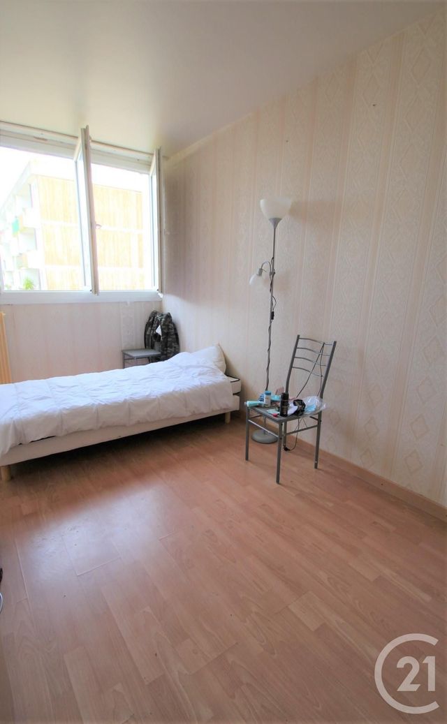 Afficher la photo en grand Appartement T4 à vendre - 4 pièces - 76.0 m2 - TRAPPES - 78 - ILE-DE-FRANCE - Century 21 Asf Immo