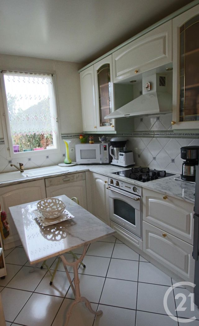 Afficher la photo en grand Appartement F4 à vendre - 4 pièces - 100.01 m2 - TRAPPES - 78 - ILE-DE-FRANCE - Century 21 Asf Immo