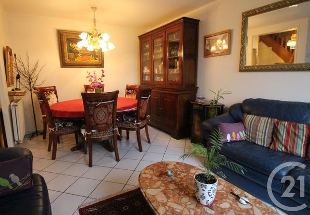 Afficher la photo en grand Appartement F4 à vendre - 4 pièces - 100.01 m2 - TRAPPES - 78 - ILE-DE-FRANCE - Century 21 Asf Immo