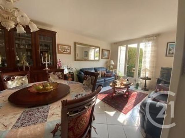 Afficher la photo en grand Appartement F4 à vendre - 4 pièces - 100.01 m2 - TRAPPES - 78 - ILE-DE-FRANCE - Century 21 Asf Immo