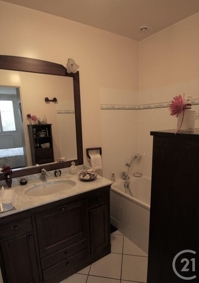 Afficher la photo en grand Appartement F4 à vendre - 4 pièces - 100.01 m2 - TRAPPES - 78 - ILE-DE-FRANCE - Century 21 Asf Immo