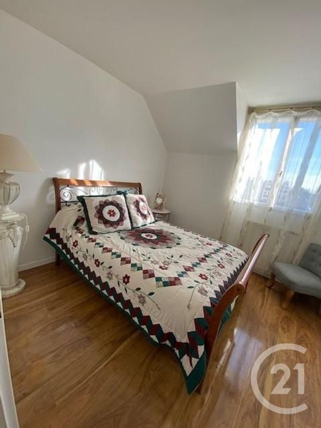Afficher la photo en grand Appartement F4 à vendre - 4 pièces - 100.01 m2 - TRAPPES - 78 - ILE-DE-FRANCE - Century 21 Asf Immo