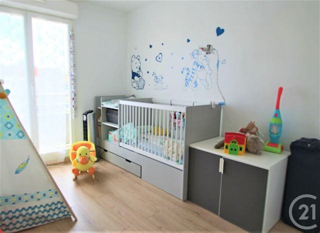 Afficher la photo en grand Appartement F4 à vendre - 4 pièces - 77.1 m2 - TRAPPES - 78 - ILE-DE-FRANCE - Century 21 Asf Immo