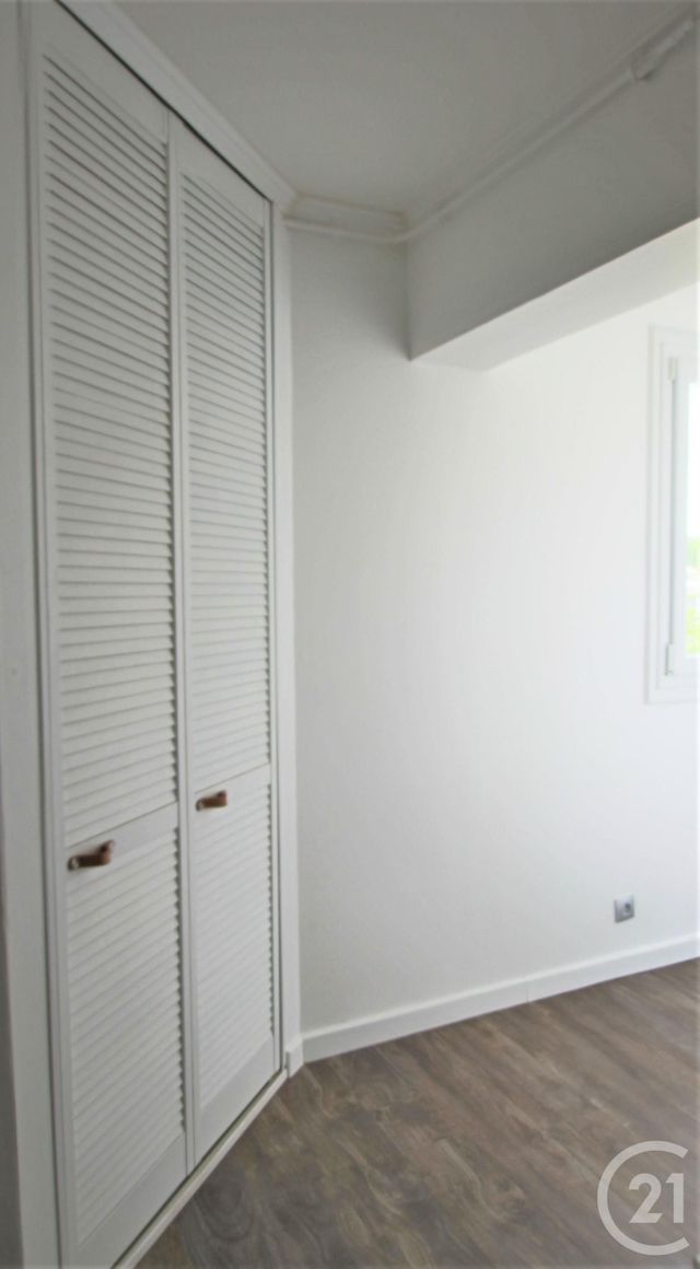 Afficher la photo en grand Appartement F3 à vendre - 3 pièces - 71.0 m2 - TRAPPES - 78 - ILE-DE-FRANCE - Century 21 Asf Immo