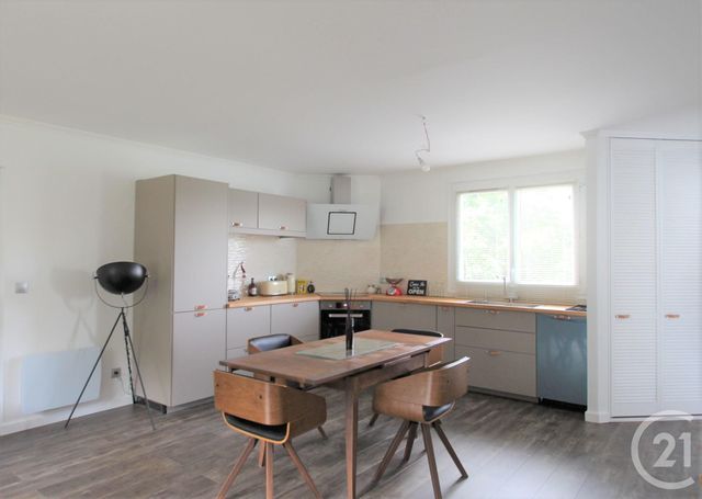 Afficher la photo en grand Appartement F3 à vendre - 3 pièces - 71.0 m2 - TRAPPES - 78 - ILE-DE-FRANCE - Century 21 Asf Immo