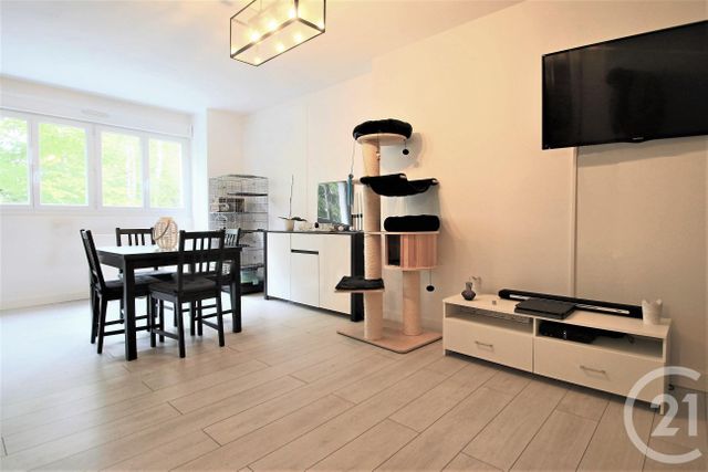 Appartement F3 à vendre - 3 pièces - 70.0 m2 - TRAPPES - 78 - ILE-DE-FRANCE - Century 21 Asf Immo Appartement F3 à vendre - 3 pièces - 70.0 m2 - TRAPPES - 78 - ILE-DE-FRANCE - Century 21 Asf Immo