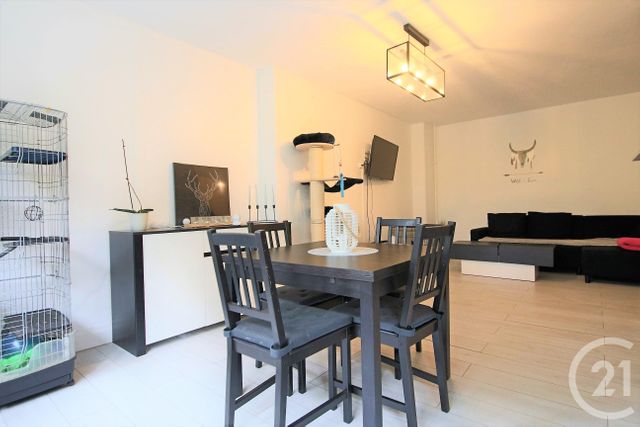 Appartement F3 à vendre - 3 pièces - 70.0 m2 - TRAPPES - 78 - ILE-DE-FRANCE - Century 21 Asf Immo Appartement F3 à vendre - 3 pièces - 70.0 m2 - TRAPPES - 78 - ILE-DE-FRANCE - Century 21 Asf Immo