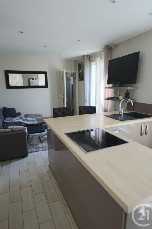 Afficher la photo en grand Appartement F2 à vendre - 2 pièces - 29.75 m2 - TRAPPES - 78 - ILE-DE-FRANCE - Century 21 Asf Immo
